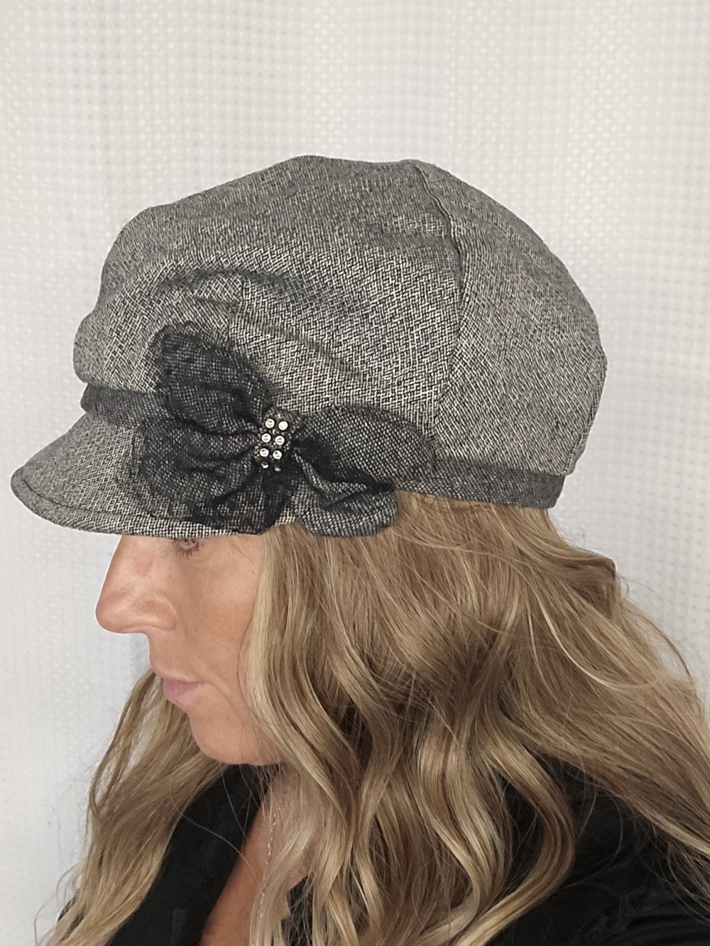 Gray Women's Newsboy Cap with Decorative Bow